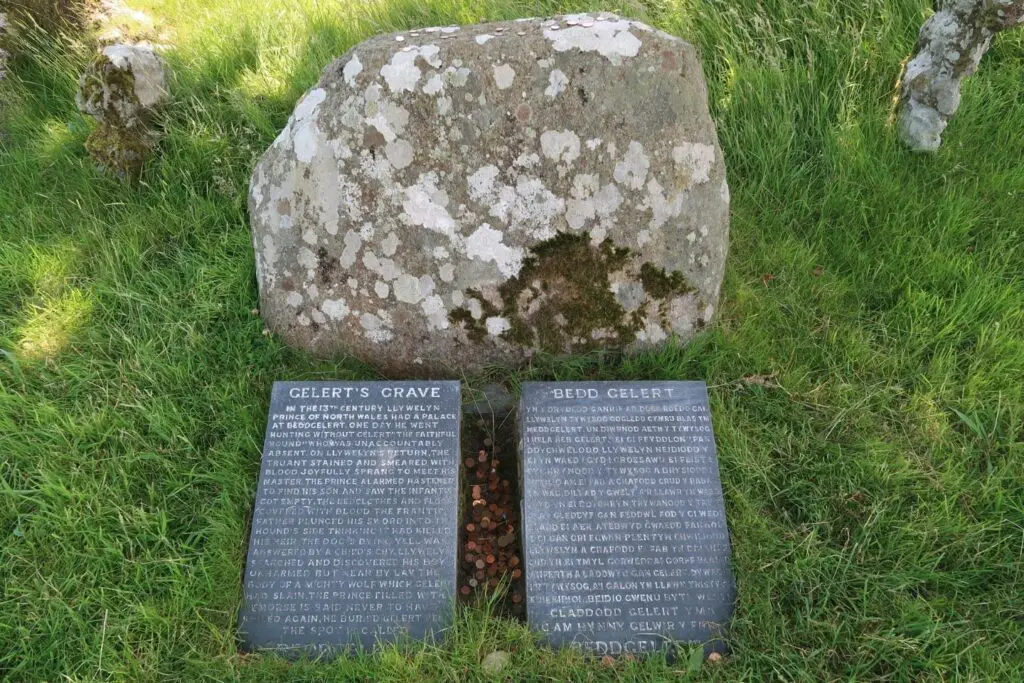 Gelert the dog grave