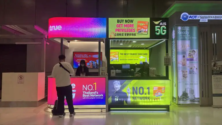 AIS and true Thailand sim card for tourists at Bangkok Airport